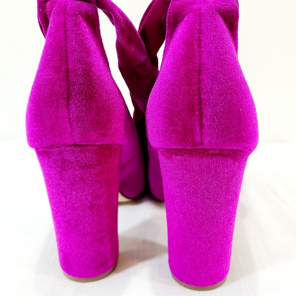 NWOT Just Fab Fusia Velvet Heels - Picture 5 of 5